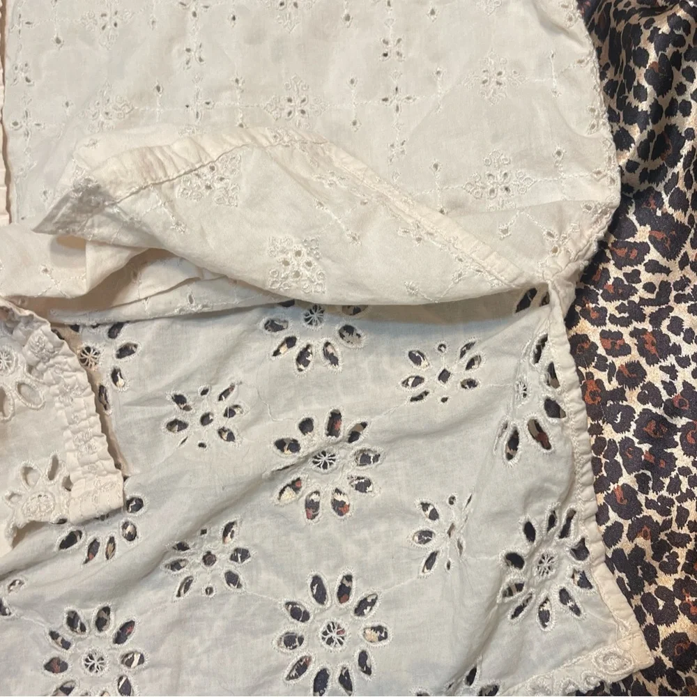 American Eagle Button Down Cream Floral Shirt - Picture 10 of 11